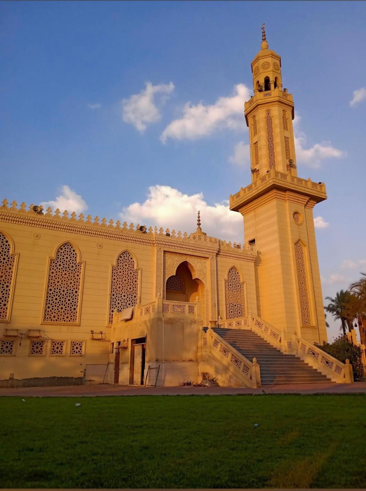 شقة في قلب القاهرة الجديدة تطل على شارع التسعين الشمالي Esterno foto